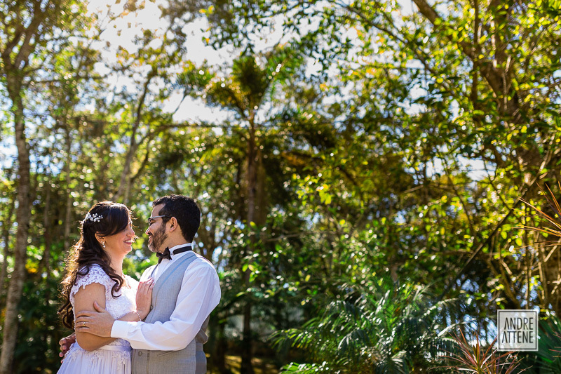 o lindo Recanto dos Sabiás é um ótimo cenário para a fotografia de casamento