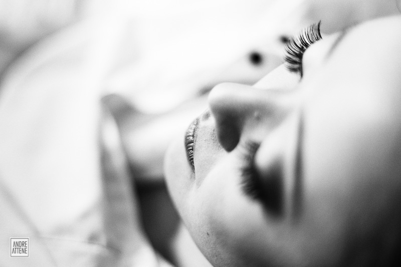 detalhes dos cilios da noiva na fotografia de Andre Attene