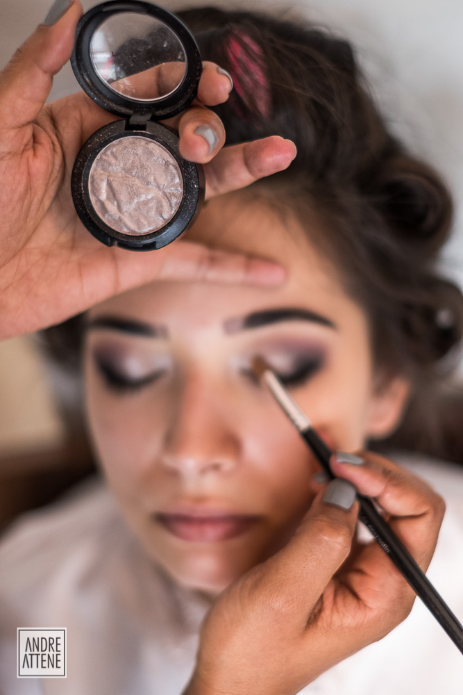 detalhes da noiva sendo preparada para seu casamento em São Paulo