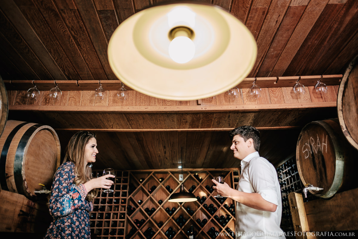 foto video filmagem ensaio externo fotografia casamento pre wedding save the date conselheiro lafaiete santana dos montes belo horizonte cervejaria loba ana maria lucas thiago guimaraes fotografo