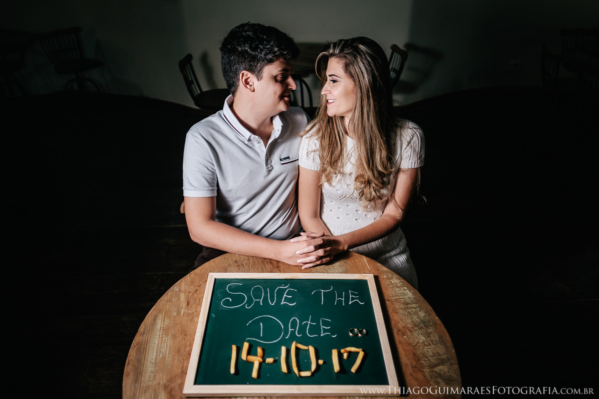 foto video filmagem ensaio externo fotografia casamento pre wedding save the date conselheiro lafaiete santana dos montes belo horizonte cervejaria loba ana maria lucas thiago guimaraes fotografo