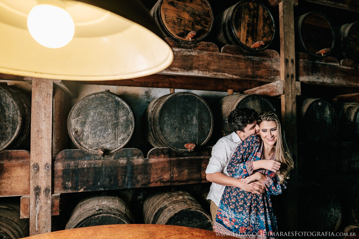 foto video filmagem ensaio externo fotografia casamento pre wedding save the date conselheiro lafaiete santana dos montes belo horizonte cervejaria loba ana maria lucas thiago guimaraes fotografo
