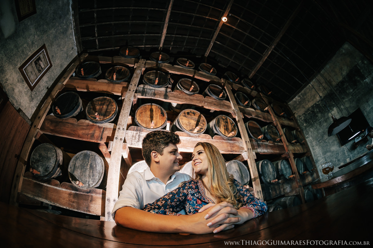 foto video filmagem ensaio externo fotografia casamento pre wedding save the date conselheiro lafaiete santana dos montes belo horizonte cervejaria loba ana maria lucas thiago guimaraes fotografo
