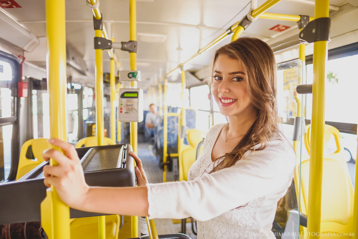 casando em bh fotografia casamento belo horizonte macacos fotógrafo thiago guimarães ensaio externo save the date ônibus cachorro quente nova lima são sebastião das águas claras