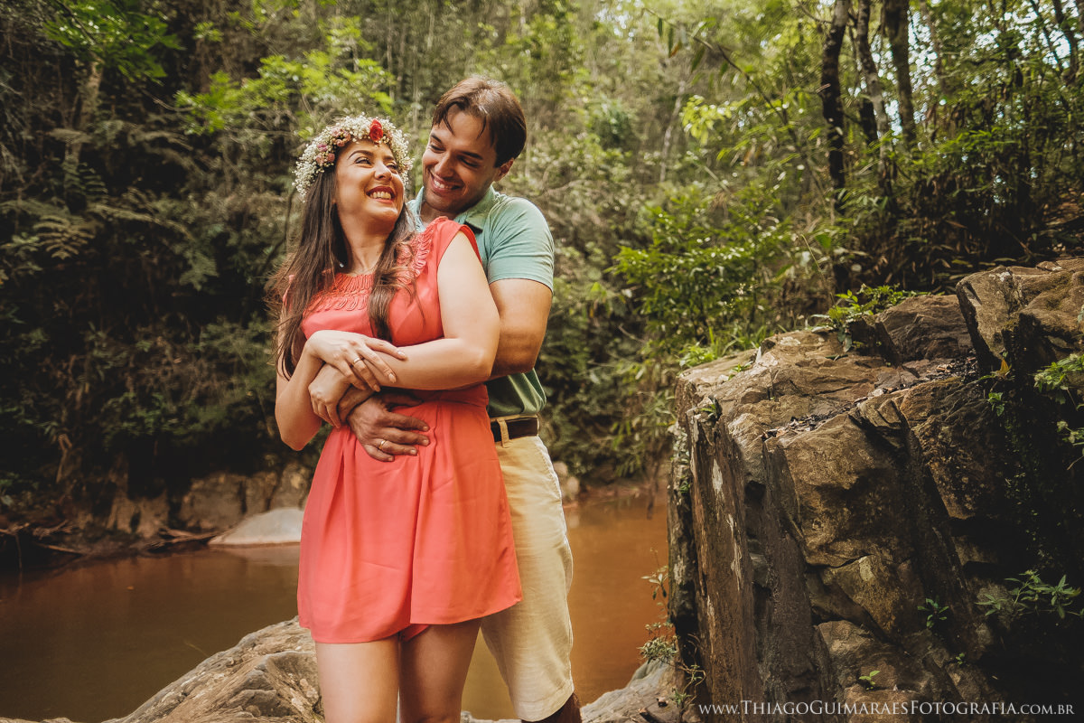 casando em bh fotografia casamento belo horizonte macacos fotógrafo thiago guimarães ensaio externo save the date ônibus cachorro quente nova lima são sebastião das águas claras