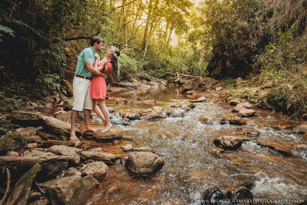 casando em bh fotografia casamento belo horizonte macacos fotógrafo thiago guimarães ensaio externo save the date ônibus cachorro quente nova lima são sebastião das águas claras