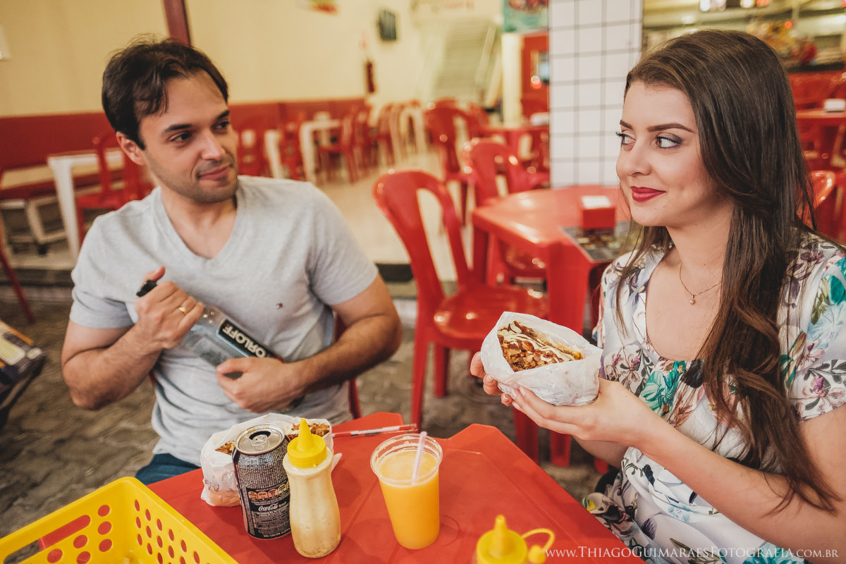 casando em bh fotografia casamento belo horizonte macacos fotógrafo thiago guimarães ensaio externo save the date ônibus cachorro quente nova lima são sebastião das águas claras