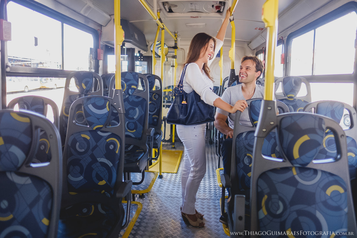casando em bh fotografia casamento belo horizonte macacos fotógrafo thiago guimarães ensaio externo save the date ônibus cachorro quente nova lima são sebastião das águas claras