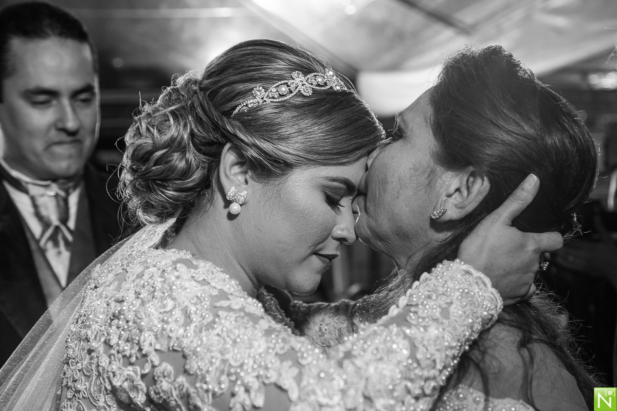 Cerimonial-Alfa-cerimonial-Thays Melo-Primícias Buffet-Decoração Aline Chaves Making noivaThaís Damásio-Making Aninha Lyra make-up e Hairstyle Iluminação: Fusion- Fotógrafo-de-casamento-Maceió