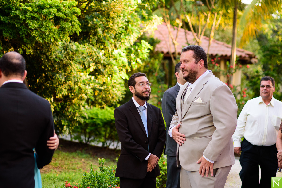 Fotógrafo-de-casamento-Maceió, Fotógrafo-Maceió, casamento-na-praia, Cerimonia: Recanto Sagrado Coração de Jesus, Dj Duarte, Buffet San Martin, Cerimonial Juliana Pinheiro, Bandas Manu Toledo, Vestido da noiva  Vert Rouge, Cabelo e make: Socorro Carnaúba,