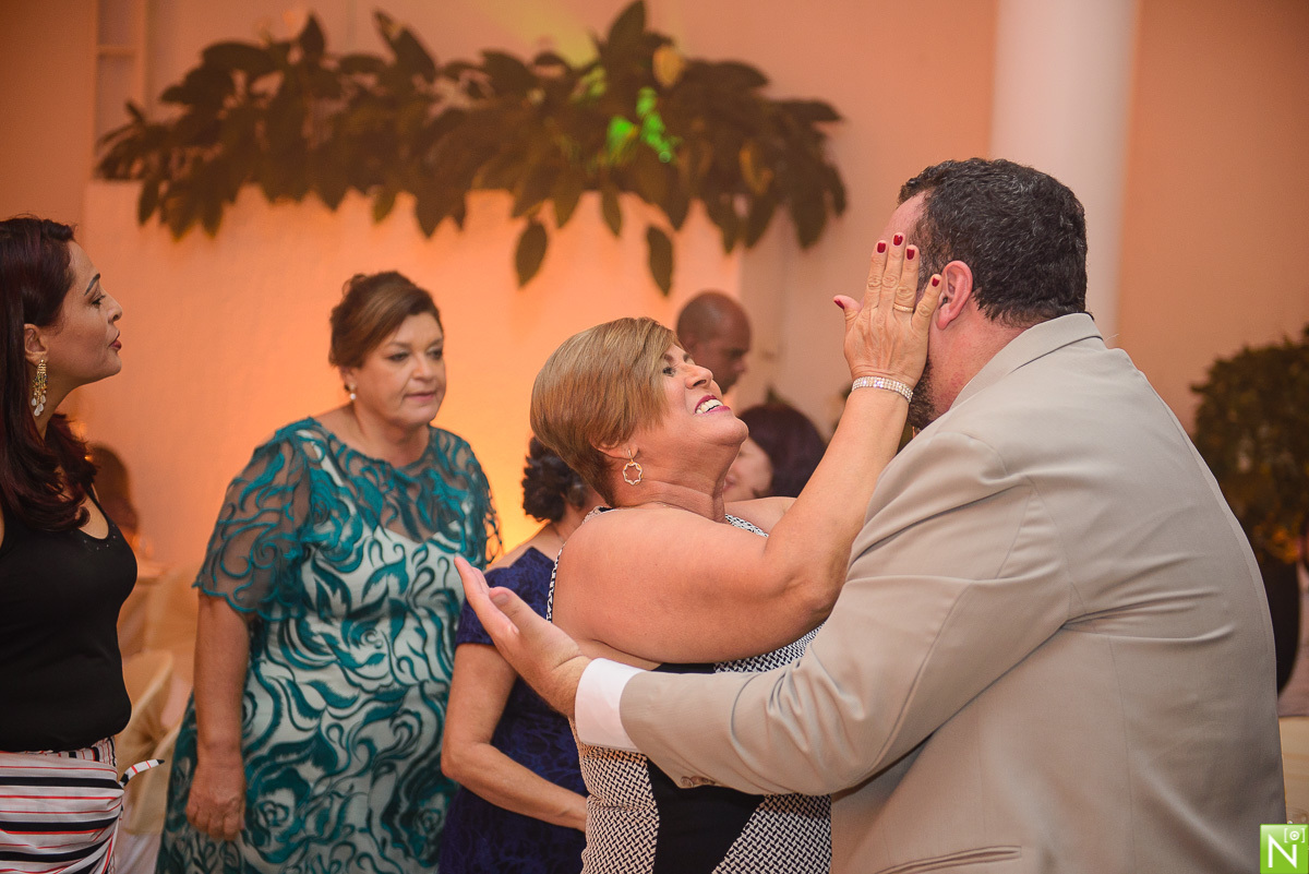 Fotógrafo-de-casamento-Maceió, Fotógrafo-Maceió, casamento-na-praia, Cerimonia: Recanto Sagrado Coração de Jesus, Dj Duarte, Buffet San Martin, Cerimonial Juliana Pinheiro, Bandas Manu Toledo, Vestido da noiva  Vert Rouge, Cabelo e make: Socorro Carnaúba,