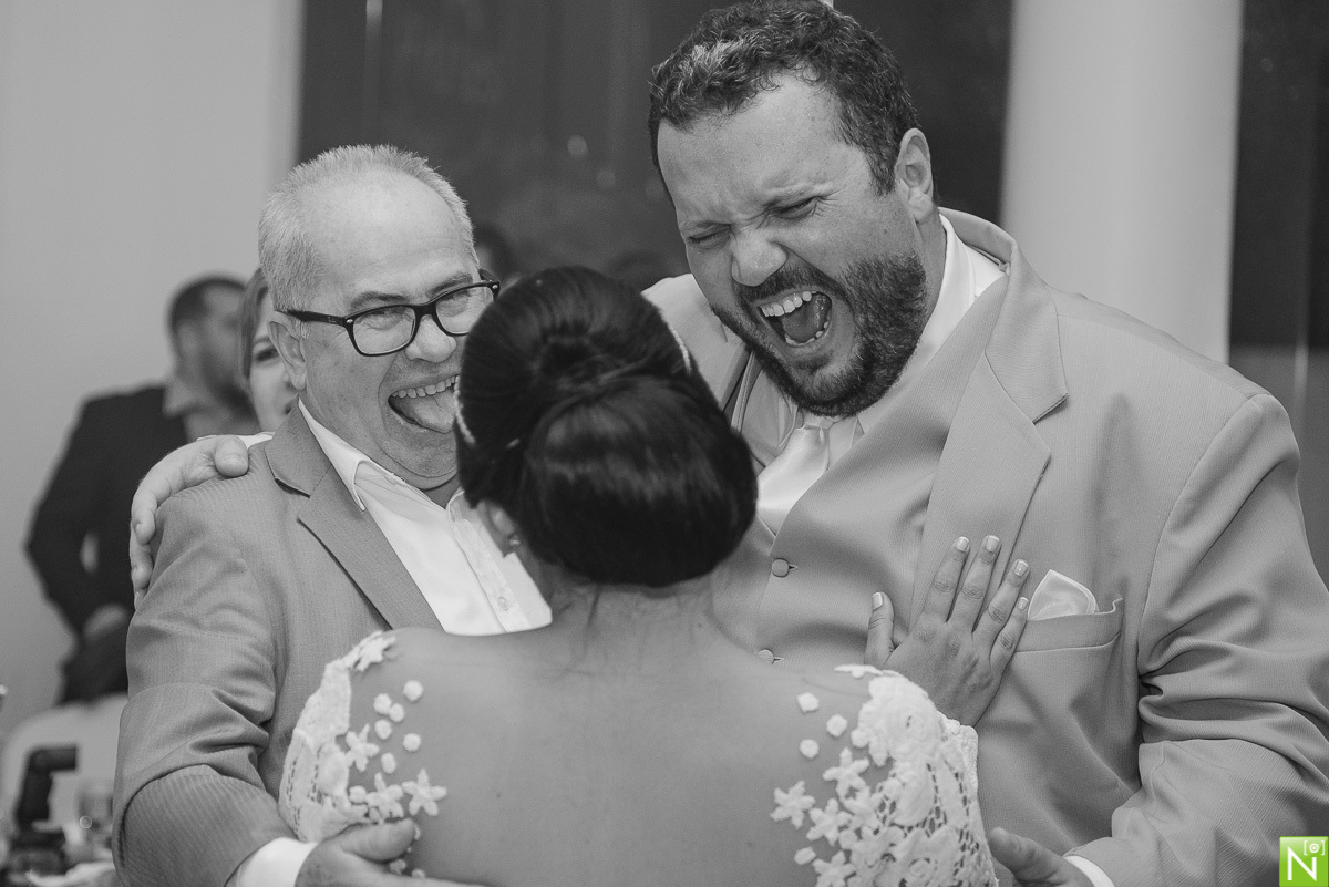 Fotógrafo-de-casamento-Maceió, Fotógrafo-Maceió, casamento-na-praia, Cerimonia: Recanto Sagrado Coração de Jesus, Dj Duarte, Buffet San Martin, Cerimonial Juliana Pinheiro, Bandas Manu Toledo, Vestido da noiva  Vert Rouge, Cabelo e make: Socorro Carnaúba,