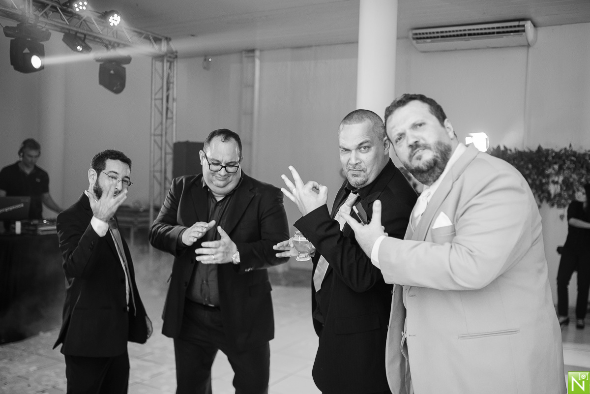 Fotógrafo-de-casamento-Maceió, Fotógrafo-Maceió, casamento-na-praia, Cerimonia: Recanto Sagrado Coração de Jesus, Dj Duarte, Buffet San Martin, Cerimonial Juliana Pinheiro, Bandas Manu Toledo, Vestido da noiva  Vert Rouge, Cabelo e make: Socorro Carnaúba,