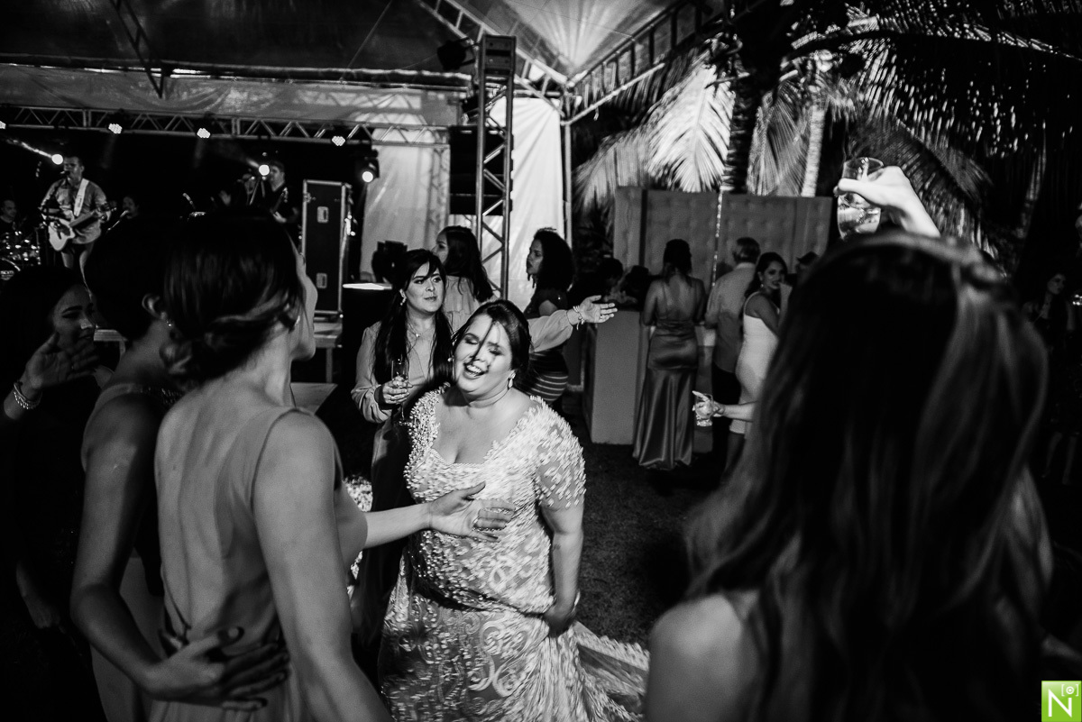 Fotógrafo-de-casamento-Maceió, Fotógrafo-Maceió, casamento-na-praia, crimonia e recepção Sítio Guaruçá, Buffet San Martin, Cerimonial Mônica Amorim, Bandas Manu Toledo, Vestido da noiva  Vert Rouge, Cabelo e make: Studio Ágape, Make off- Ponta Verde do Fr