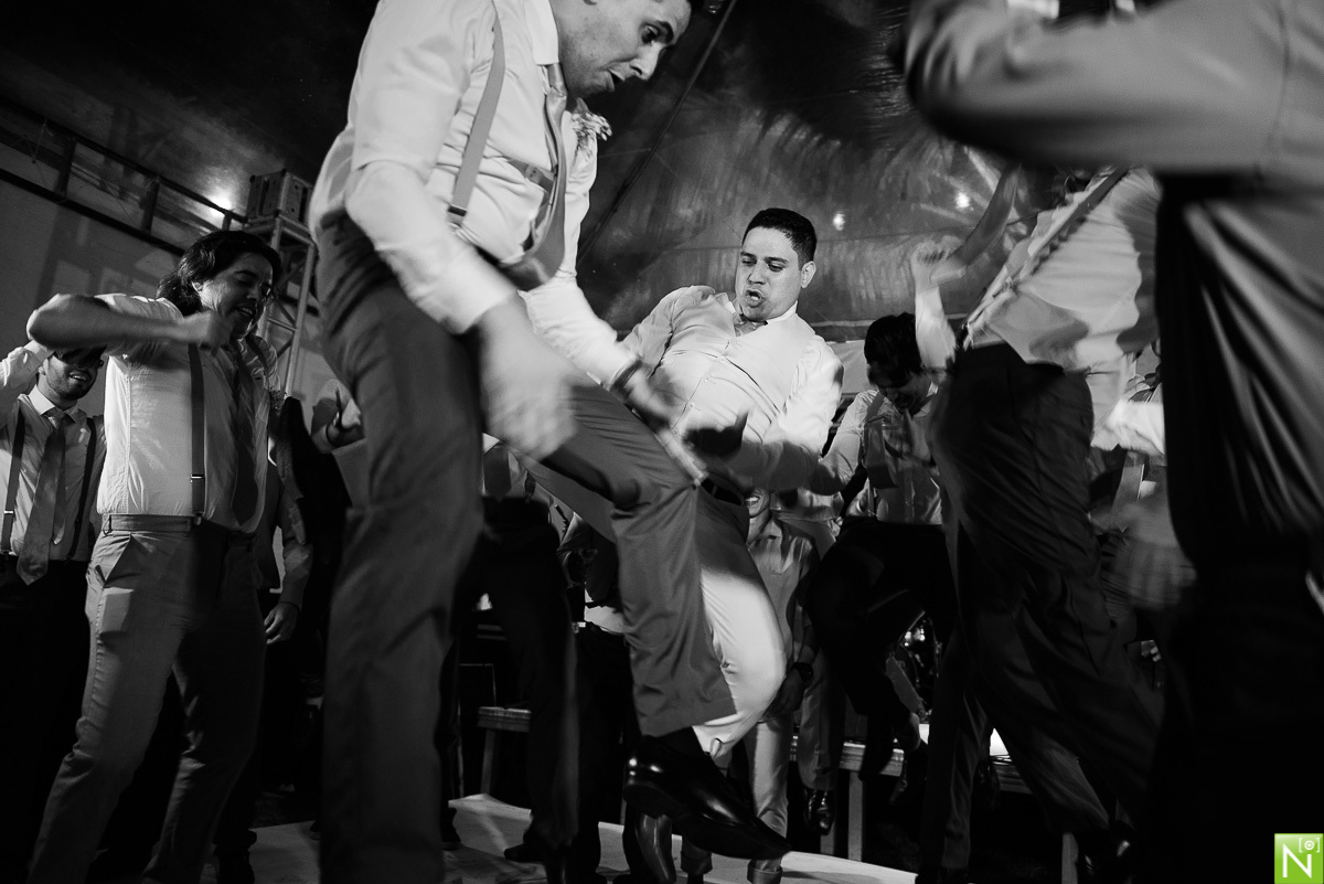 Fotógrafo-de-casamento-Maceió, Fotógrafo-Maceió, casamento-na-praia, crimonia e recepção Sítio Guaruçá, Buffet San Martin, Cerimonial Mônica Amorim, Bandas Manu Toledo, Vestido da noiva  Vert Rouge, Cabelo e make: Studio Ágape, Make off- Ponta Verde do Fr