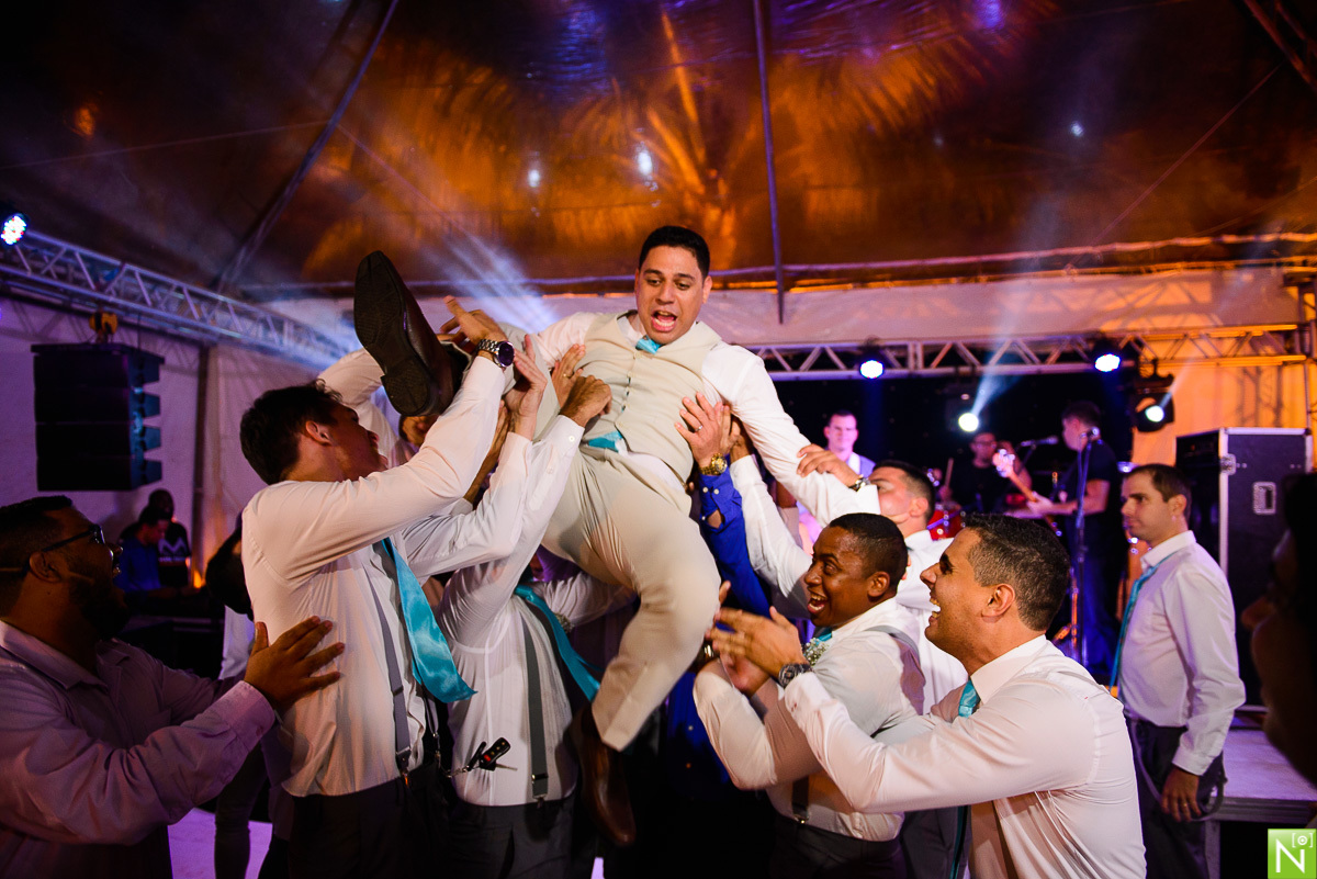 Fotógrafo-de-casamento-Maceió, Fotógrafo-Maceió, casamento-na-praia, crimonia e recepção Sítio Guaruçá, Buffet San Martin, Cerimonial Mônica Amorim, Bandas Manu Toledo, Vestido da noiva  Vert Rouge, Cabelo e make: Studio Ágape, Make off- Ponta Verde do Fr