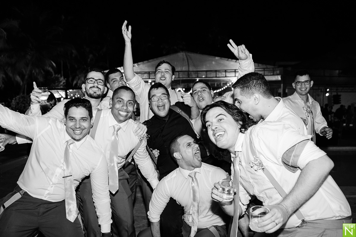 Fotógrafo-de-casamento-Maceió, Fotógrafo-Maceió, casamento-na-praia, crimonia e recepção Sítio Guaruçá, Buffet San Martin, Cerimonial Mônica Amorim, Bandas Manu Toledo, Vestido da noiva  Vert Rouge, Cabelo e make: Studio Ágape, Make off- Ponta Verde do Fr