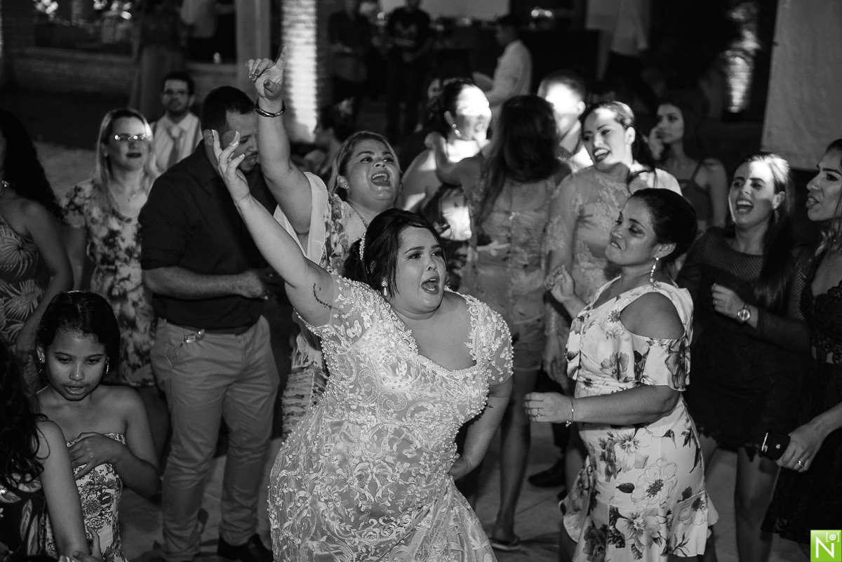 Fotógrafo-de-casamento-Maceió, Fotógrafo-Maceió, casamento-na-praia, crimonia e recepção Sítio Guaruçá, Buffet San Martin, Cerimonial Mônica Amorim, Bandas Manu Toledo, Vestido da noiva  Vert Rouge, Cabelo e make: Studio Ágape, Make off- Ponta Verde do Fr