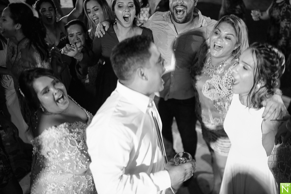 Fotógrafo-de-casamento-Maceió, Fotógrafo-Maceió, casamento-na-praia, crimonia e recepção Sítio Guaruçá, Buffet San Martin, Cerimonial Mônica Amorim, Bandas Manu Toledo, Vestido da noiva  Vert Rouge, Cabelo e make: Studio Ágape, Make off- Ponta Verde do Fr