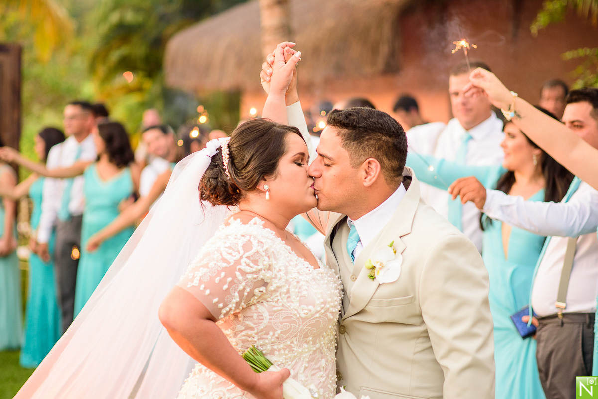 Fotógrafo-de-casamento-Maceió, Fotógrafo-Maceió, casamento-na-praia, crimonia e recepção Sítio Guaruçá, Buffet San Martin, Cerimonial Mônica Amorim, Bandas Manu Toledo, Vestido da noiva  Vert Rouge, Cabelo e make: Studio Ágape, Make off- Ponta Verde do Fr