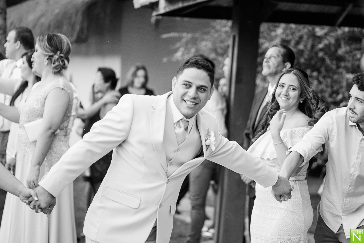 Fotógrafo-de-casamento-Maceió, Fotógrafo-Maceió, casamento-na-praia, crimonia e recepção Sítio Guaruçá, Buffet San Martin, Cerimonial Mônica Amorim, Bandas Manu Toledo, Vestido da noiva  Vert Rouge, Cabelo e make: Studio Ágape, Make off- Ponta Verde do Fr