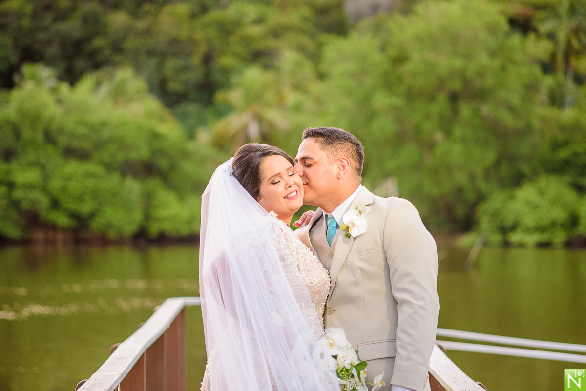 Fotógrafo-de-casamento-Maceió, Fotógrafo-Maceió, casamento-na-praia, crimonia e recepção Sítio Guaruçá, Buffet San Martin, Cerimonial Mônica Amorim, Bandas Manu Toledo, Vestido da noiva  Vert Rouge, Cabelo e make: Studio Ágape, Make off- Ponta Verde do Fr