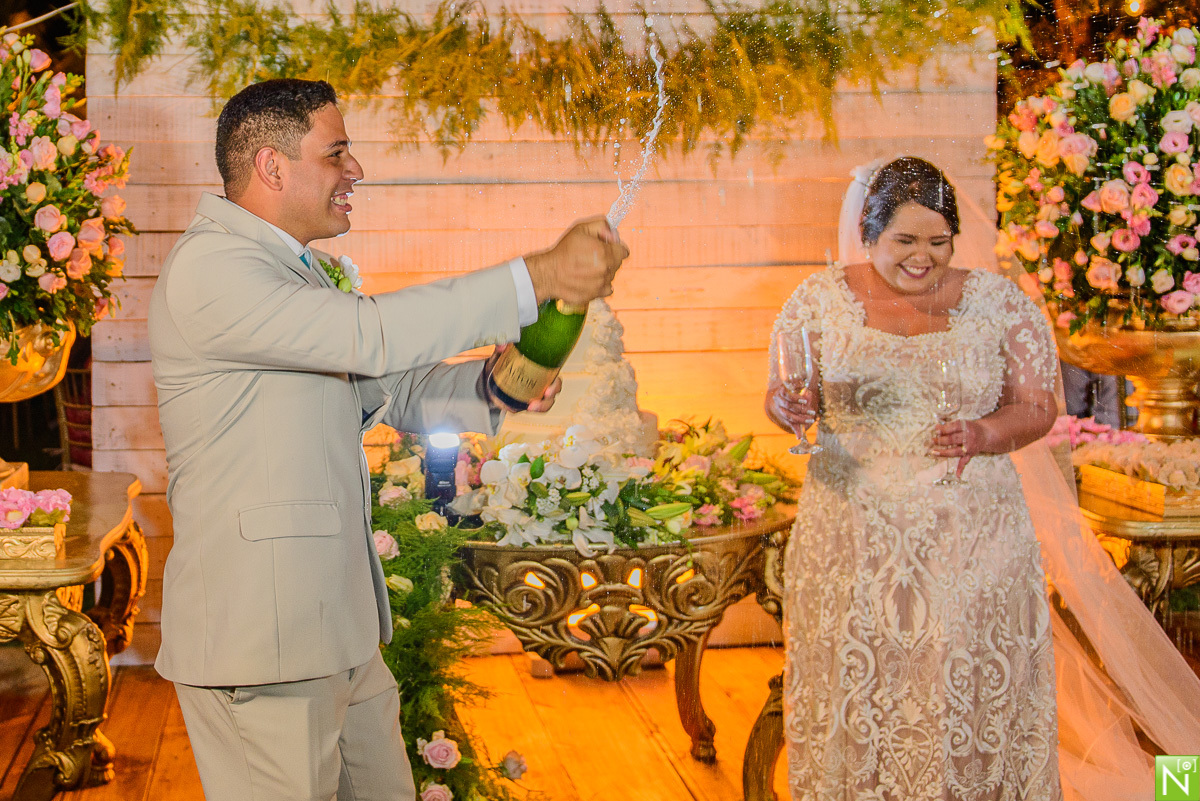 Fotógrafo-de-casamento-Maceió, Fotógrafo-Maceió, casamento-na-praia, crimonia e recepção Sítio Guaruçá, Buffet San Martin, Cerimonial Mônica Amorim, Bandas Manu Toledo, Vestido da noiva  Vert Rouge, Cabelo e make: Studio Ágape, Make off- Ponta Verde do Fr