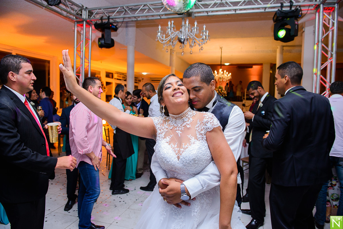 Fotógrafo-de-casamento-Maceió, Fotógrafo-Maceió, Fotógrafo-de-casamento-alagoas, Fotógrafo-de-casamento-Brasil, casamento-na-praia, salão reviver, Igreja santa Terezinha do menino Jesus, Recepção: Reviver, Bolo Cicero Bolos, Buffet Primícias
Decoração:  L