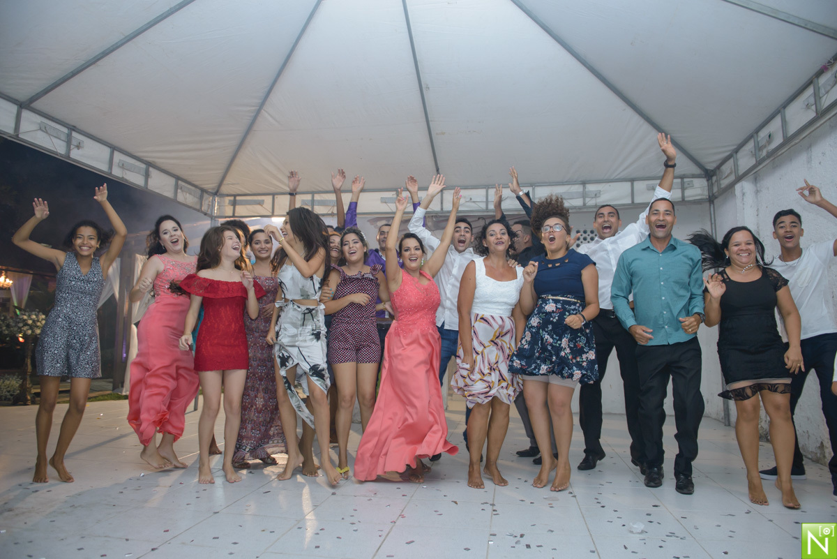 Decoração: Tony Decor

Make : Aninha Lyra

Celebrante : Pastor Jota Belarmino

Musicas das entradas : Diego

Buffet: Saborami

Bombons das lembrancinhas : Margarida

Bolo: Quitéria

Bordados: Leonardo Filho

Bem casados: Patrícia

Taças dos noivos : Lapid