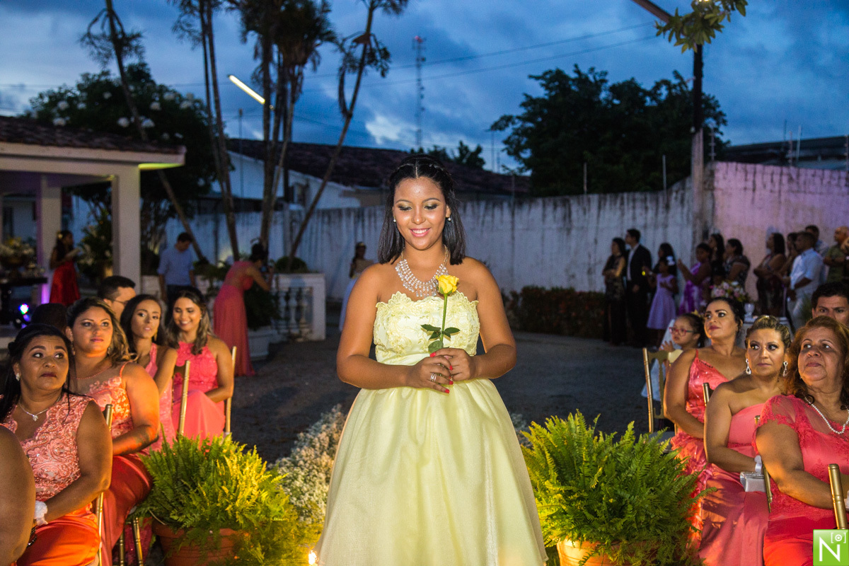 Decoração: Tony Decor

Make : Aninha Lyra

Celebrante : Pastor Jota Belarmino

Musicas das entradas : Diego

Buffet: Saborami

Bombons das lembrancinhas : Margarida

Bolo: Quitéria

Bordados: Leonardo Filho

Bem casados: Patrícia

Taças dos noivos : Lapid