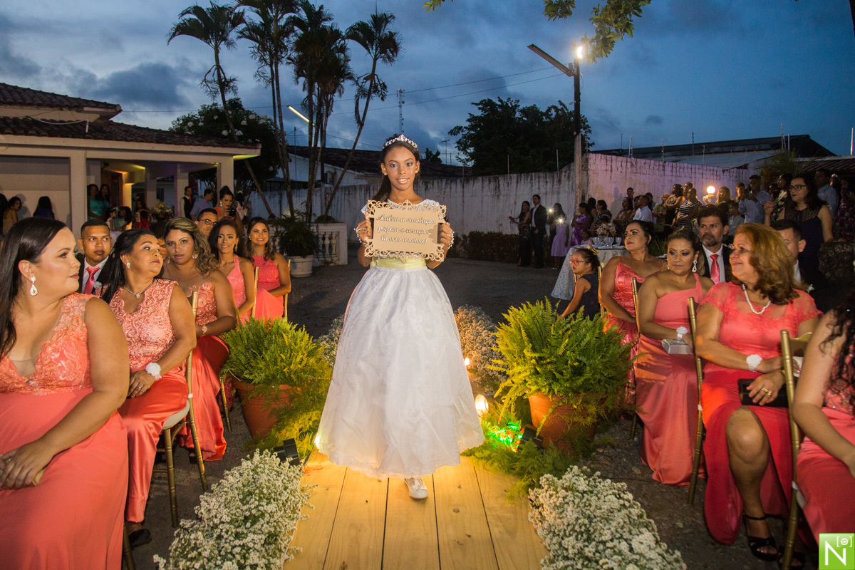 Decoração: Tony Decor

Make : Aninha Lyra

Celebrante : Pastor Jota Belarmino

Musicas das entradas : Diego

Buffet: Saborami

Bombons das lembrancinhas : Margarida

Bolo: Quitéria

Bordados: Leonardo Filho

Bem casados: Patrícia

Taças dos noivos : Lapid