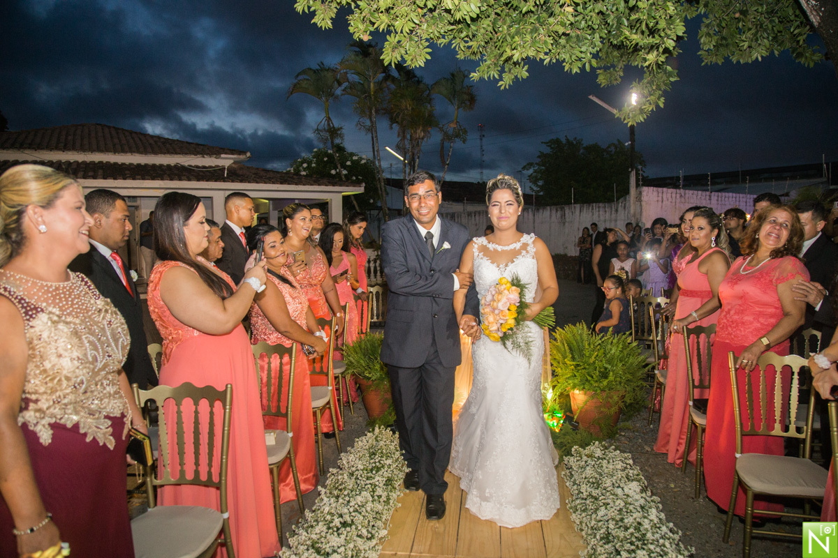 Decoração: Tony Decor

Make : Aninha Lyra

Celebrante : Pastor Jota Belarmino

Musicas das entradas : Diego

Buffet: Saborami

Bombons das lembrancinhas : Margarida

Bolo: Quitéria

Bordados: Leonardo Filho

Bem casados: Patrícia

Taças dos noivos : Lapid