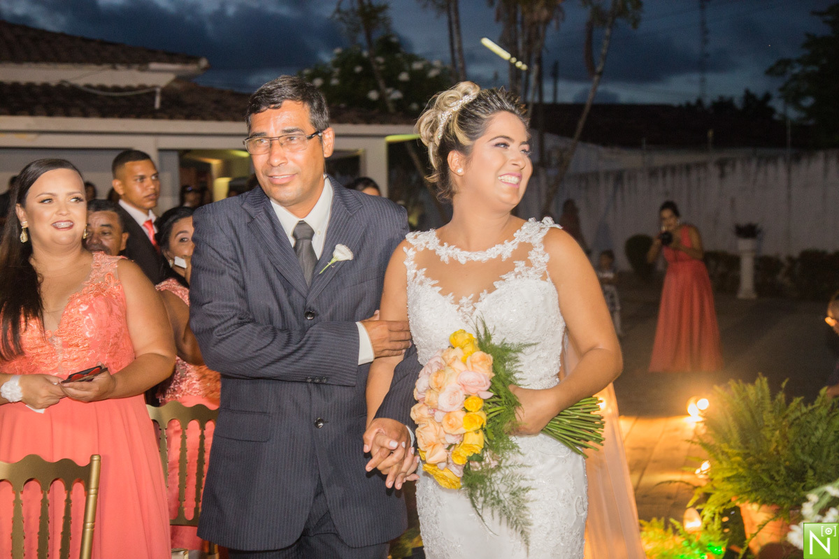 Decoração: Tony Decor

Make : Aninha Lyra

Celebrante : Pastor Jota Belarmino

Musicas das entradas : Diego

Buffet: Saborami

Bombons das lembrancinhas : Margarida

Bolo: Quitéria

Bordados: Leonardo Filho

Bem casados: Patrícia

Taças dos noivos : Lapid