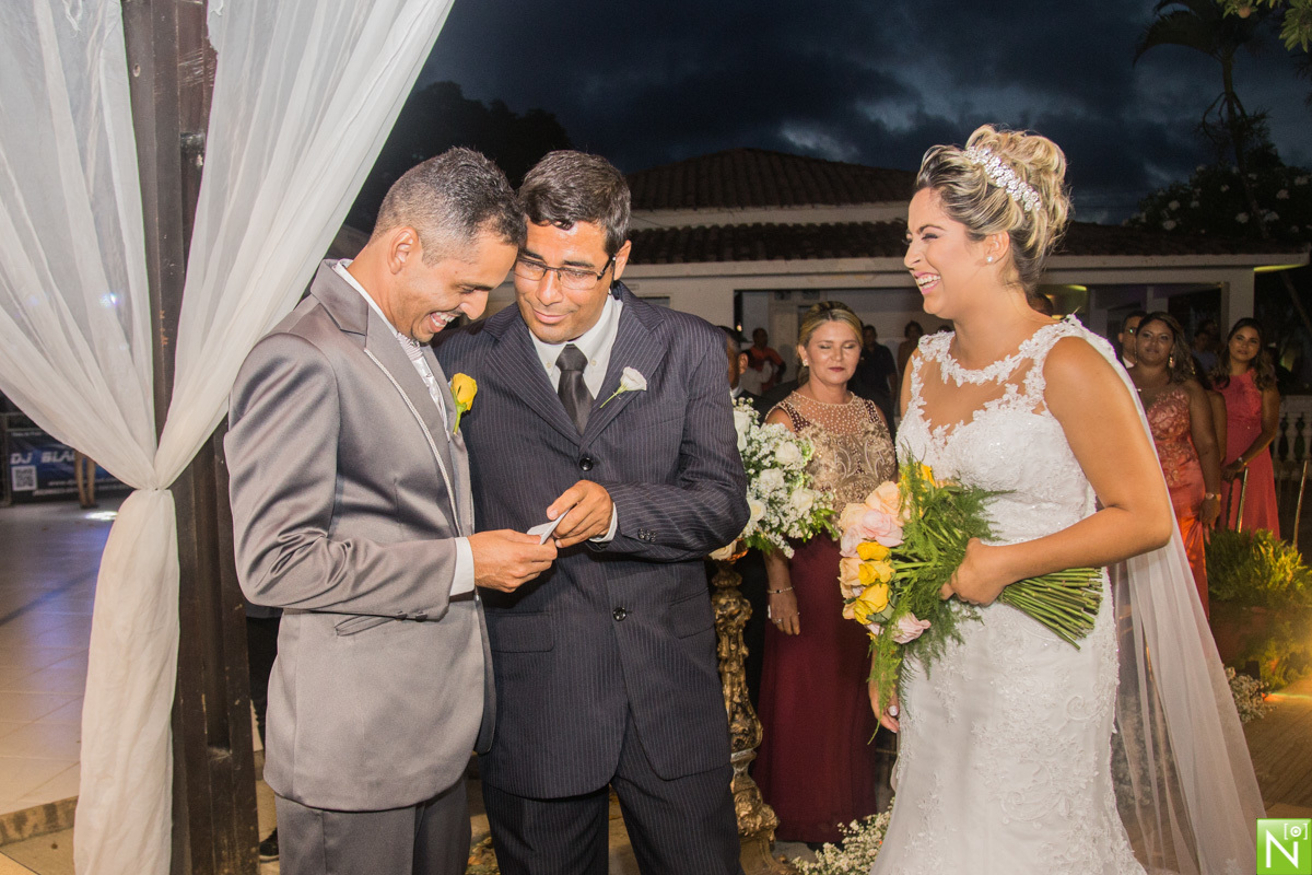 Decoração: Tony Decor

Make : Aninha Lyra

Celebrante : Pastor Jota Belarmino

Musicas das entradas : Diego

Buffet: Saborami

Bombons das lembrancinhas : Margarida

Bolo: Quitéria

Bordados: Leonardo Filho

Bem casados: Patrícia

Taças dos noivos : Lapid