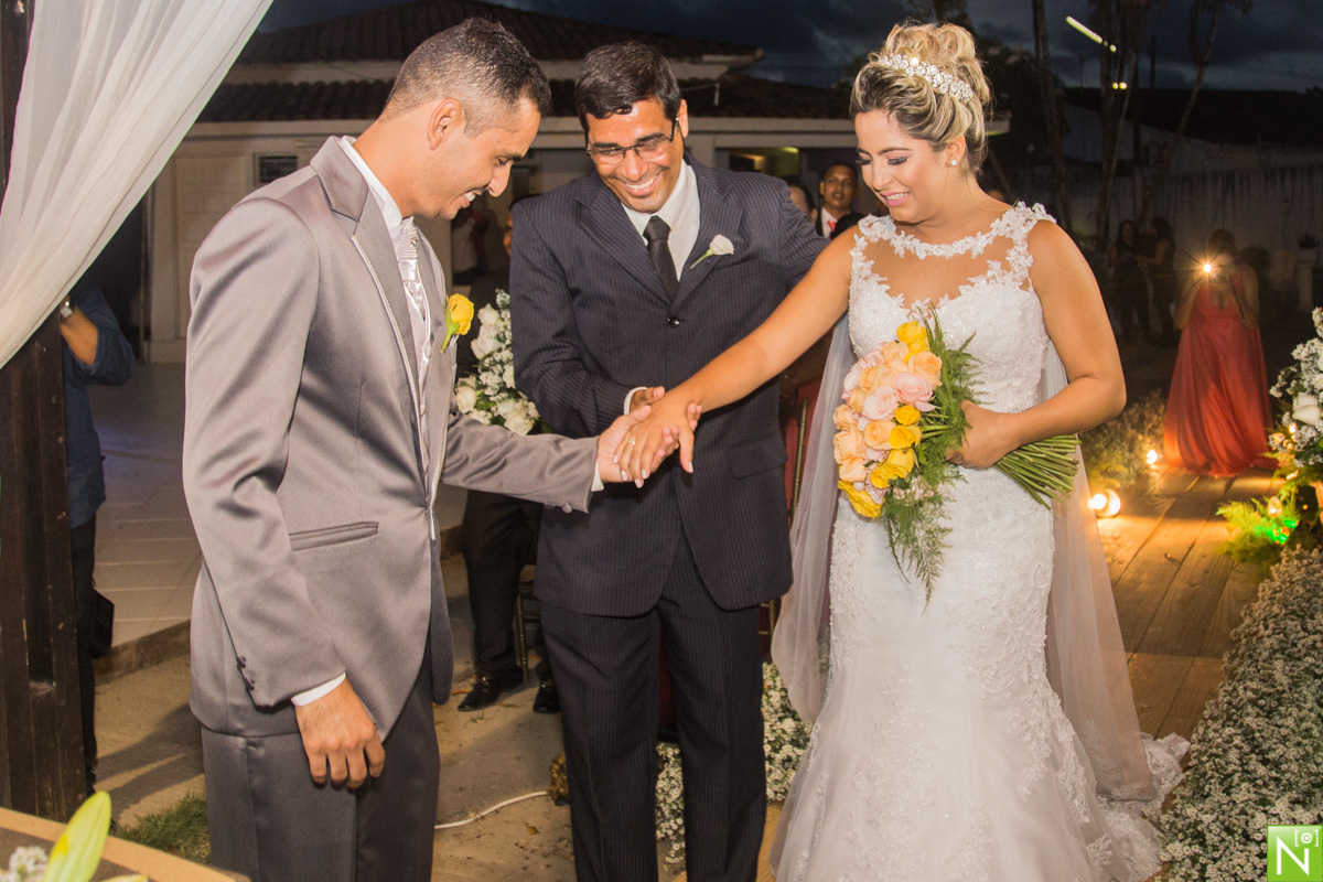 Decoração: Tony Decor

Make : Aninha Lyra

Celebrante : Pastor Jota Belarmino

Musicas das entradas : Diego

Buffet: Saborami

Bombons das lembrancinhas : Margarida

Bolo: Quitéria

Bordados: Leonardo Filho

Bem casados: Patrícia

Taças dos noivos : Lapid