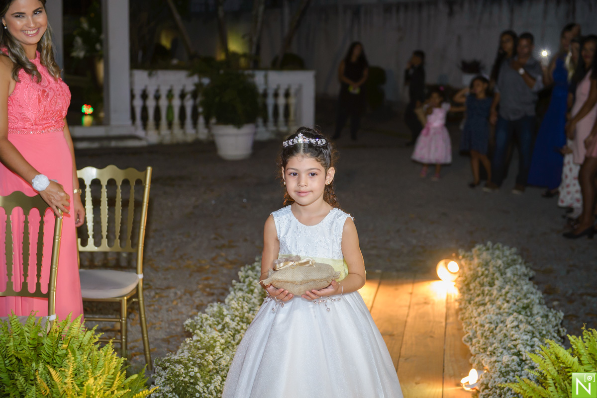 Decoração: Tony Decor

Make : Aninha Lyra

Celebrante : Pastor Jota Belarmino

Musicas das entradas : Diego

Buffet: Saborami

Bombons das lembrancinhas : Margarida

Bolo: Quitéria

Bordados: Leonardo Filho

Bem casados: Patrícia

Taças dos noivos : Lapid