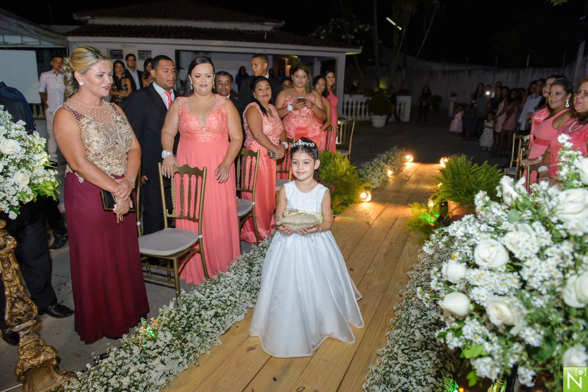 Decoração: Tony Decor

Make : Aninha Lyra

Celebrante : Pastor Jota Belarmino

Musicas das entradas : Diego

Buffet: Saborami

Bombons das lembrancinhas : Margarida

Bolo: Quitéria

Bordados: Leonardo Filho

Bem casados: Patrícia

Taças dos noivos : Lapid