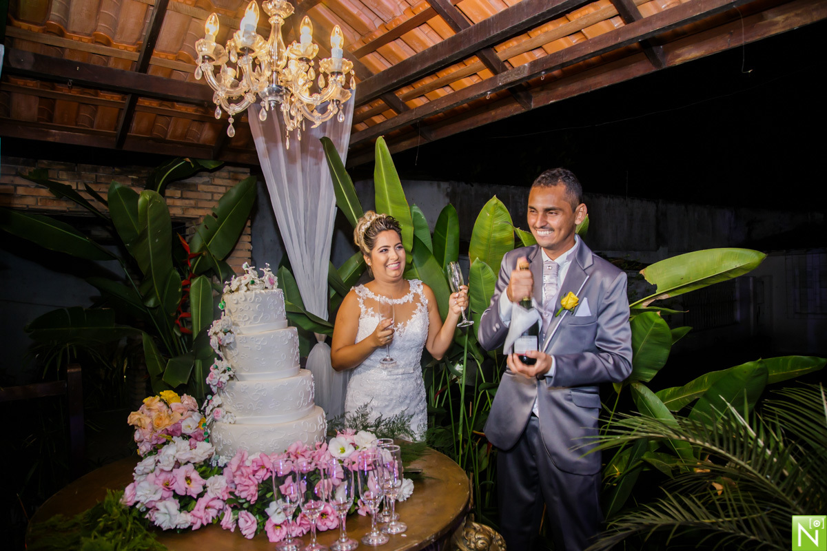 Decoração: Tony Decor

Make : Aninha Lyra

Celebrante : Pastor Jota Belarmino

Musicas das entradas : Diego

Buffet: Saborami

Bombons das lembrancinhas : Margarida

Bolo: Quitéria

Bordados: Leonardo Filho

Bem casados: Patrícia

Taças dos noivos : Lapid