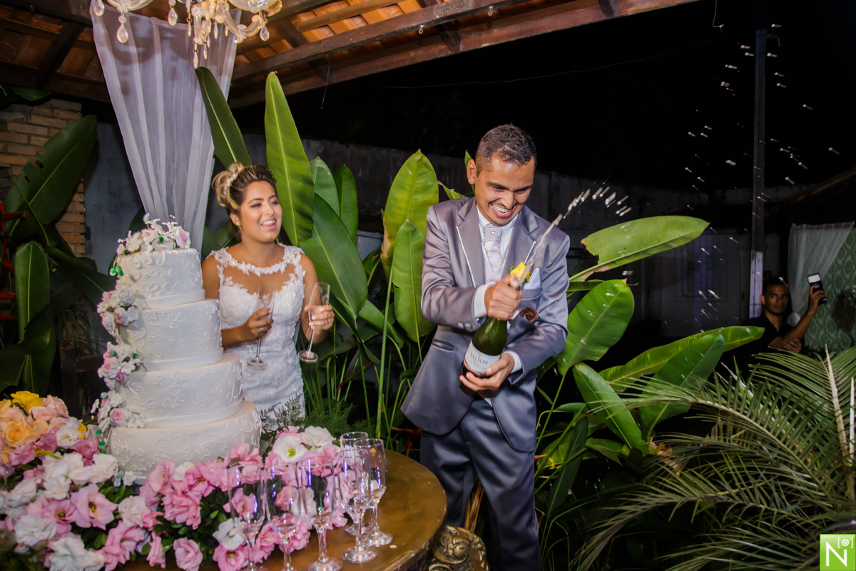 Decoração: Tony Decor

Make : Aninha Lyra

Celebrante : Pastor Jota Belarmino

Musicas das entradas : Diego

Buffet: Saborami

Bombons das lembrancinhas : Margarida

Bolo: Quitéria

Bordados: Leonardo Filho

Bem casados: Patrícia

Taças dos noivos : Lapid