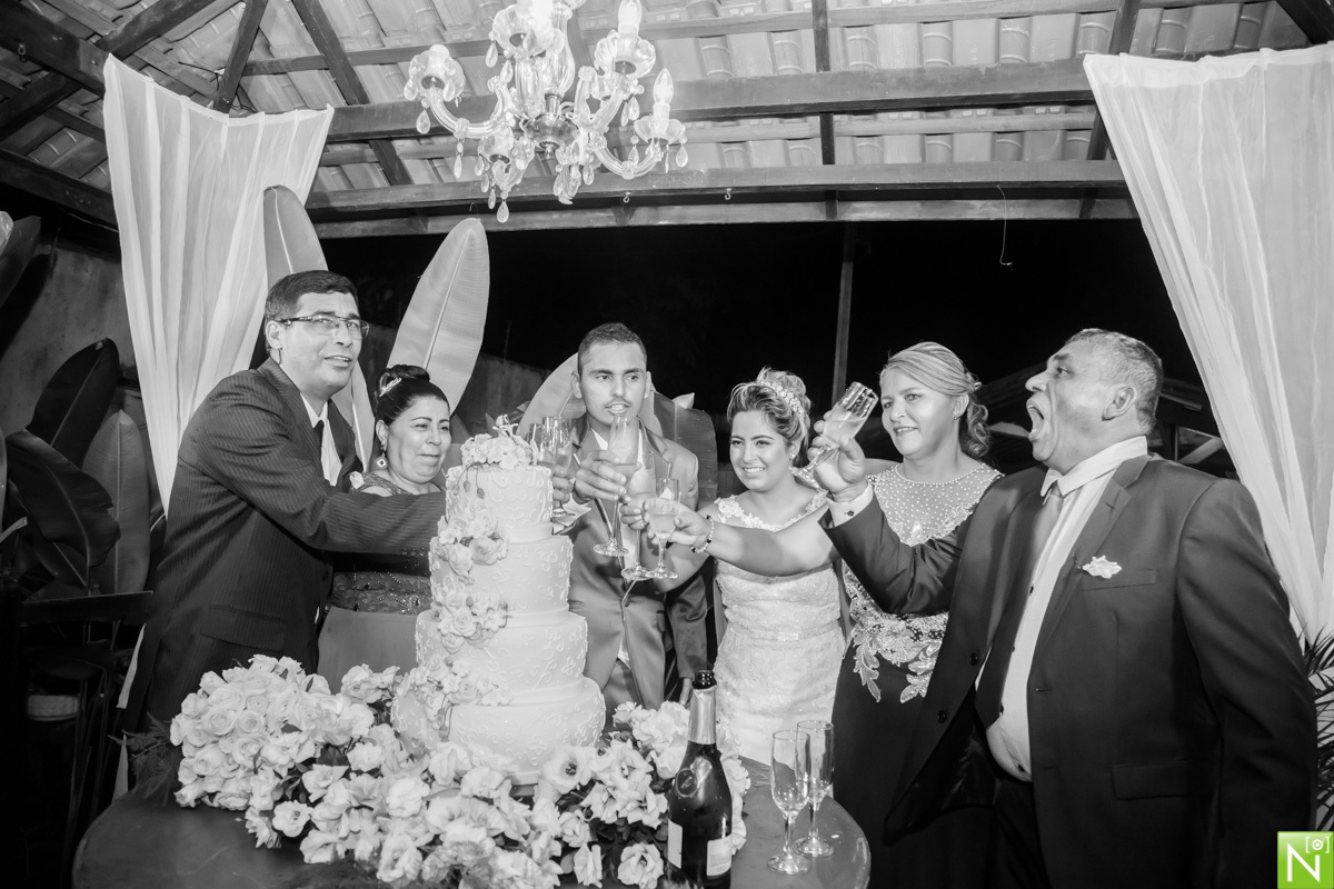 Decoração: Tony Decor

Make : Aninha Lyra

Celebrante : Pastor Jota Belarmino

Musicas das entradas : Diego

Buffet: Saborami

Bombons das lembrancinhas : Margarida

Bolo: Quitéria

Bordados: Leonardo Filho

Bem casados: Patrícia

Taças dos noivos : Lapid