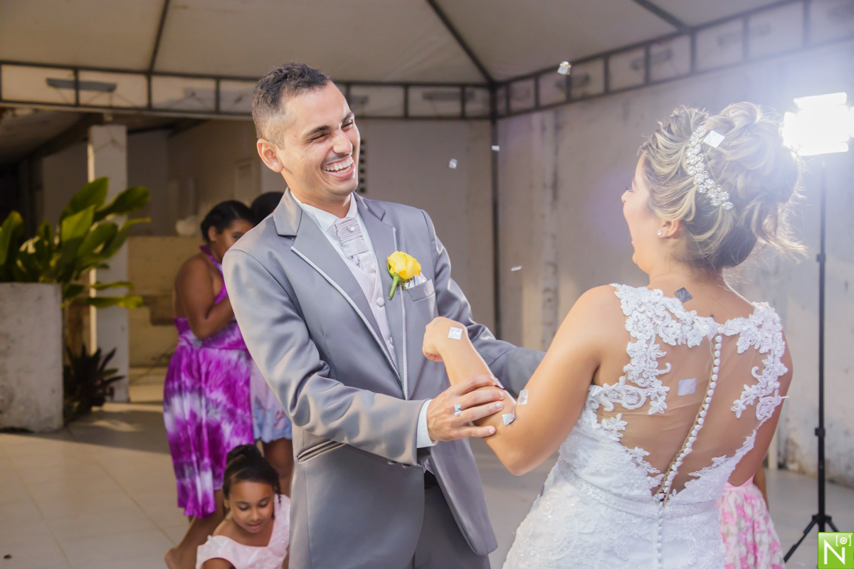 Decoração: Tony Decor

Make : Aninha Lyra

Celebrante : Pastor Jota Belarmino

Musicas das entradas : Diego

Buffet: Saborami

Bombons das lembrancinhas : Margarida

Bolo: Quitéria

Bordados: Leonardo Filho

Bem casados: Patrícia

Taças dos noivos : Lapid