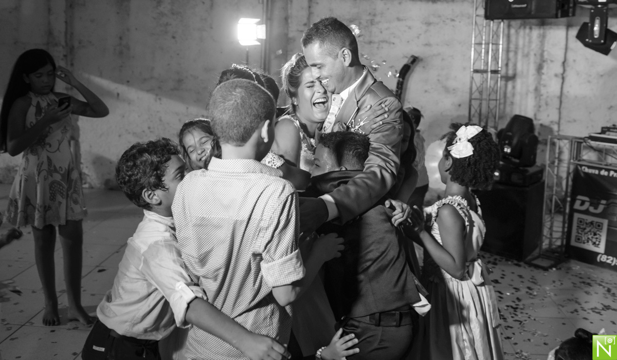 Decoração: Tony Decor

Make : Aninha Lyra

Celebrante : Pastor Jota Belarmino

Musicas das entradas : Diego

Buffet: Saborami

Bombons das lembrancinhas : Margarida

Bolo: Quitéria

Bordados: Leonardo Filho

Bem casados: Patrícia

Taças dos noivos : Lapid