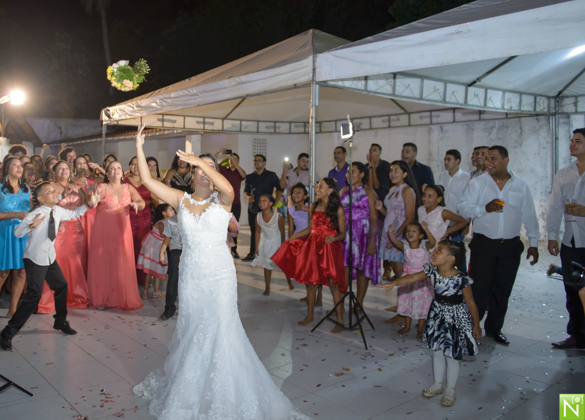 Decoração: Tony Decor

Make : Aninha Lyra

Celebrante : Pastor Jota Belarmino

Musicas das entradas : Diego

Buffet: Saborami

Bombons das lembrancinhas : Margarida

Bolo: Quitéria

Bordados: Leonardo Filho

Bem casados: Patrícia

Taças dos noivos : Lapid