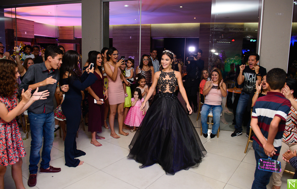 Fotógrafo-de-debutante-Maceió, 15 anos maceió, Buffet-coma-bem, Recepção e Buffet: Buffet Coma Bem, Filmagem David Bezerra, Decoração Júnior Lisboa, Animação de Eventos, Lalacra Nox, Bolo Cakes Farias, Banda Xande e Farra top, DJ Van, Equipamentos de som 