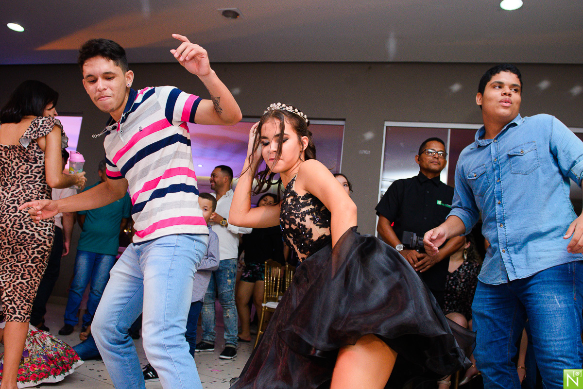 Fotógrafo-de-debutante-Maceió, 15 anos maceió, Buffet-coma-bem, Recepção e Buffet: Buffet Coma Bem, Filmagem David Bezerra, Decoração Júnior Lisboa, Animação de Eventos, Lalacra Nox, Bolo Cakes Farias, Banda Xande e Farra top, DJ Van, Equipamentos de som 