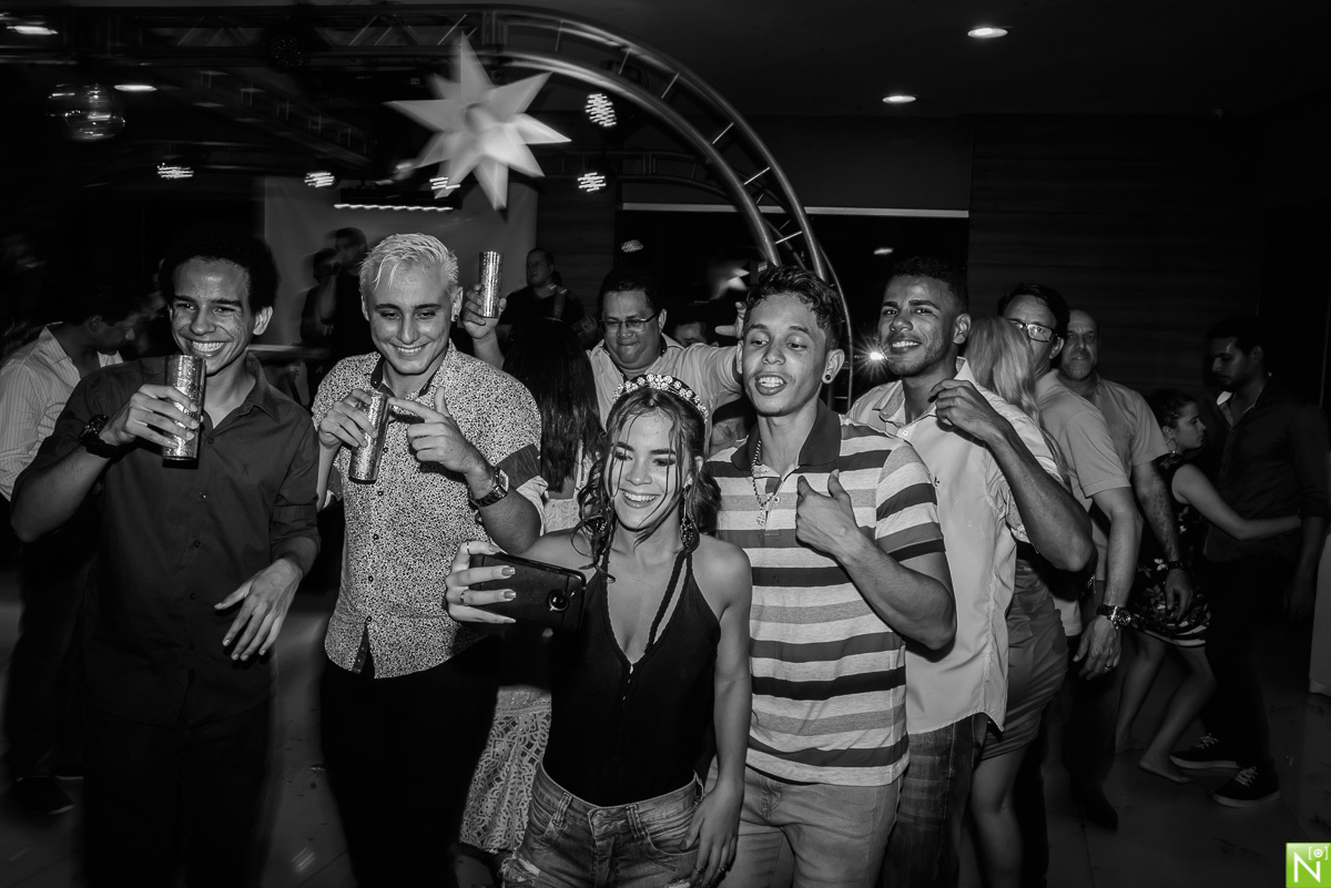 Fotógrafo-de-debutante-Maceió, 15 anos maceió, Buffet-coma-bem, Recepção e Buffet: Buffet Coma Bem, Filmagem David Bezerra, Decoração Júnior Lisboa, Animação de Eventos, Lalacra Nox, Bolo Cakes Farias, Banda Xande e Farra top, DJ Van, Equipamentos de som 