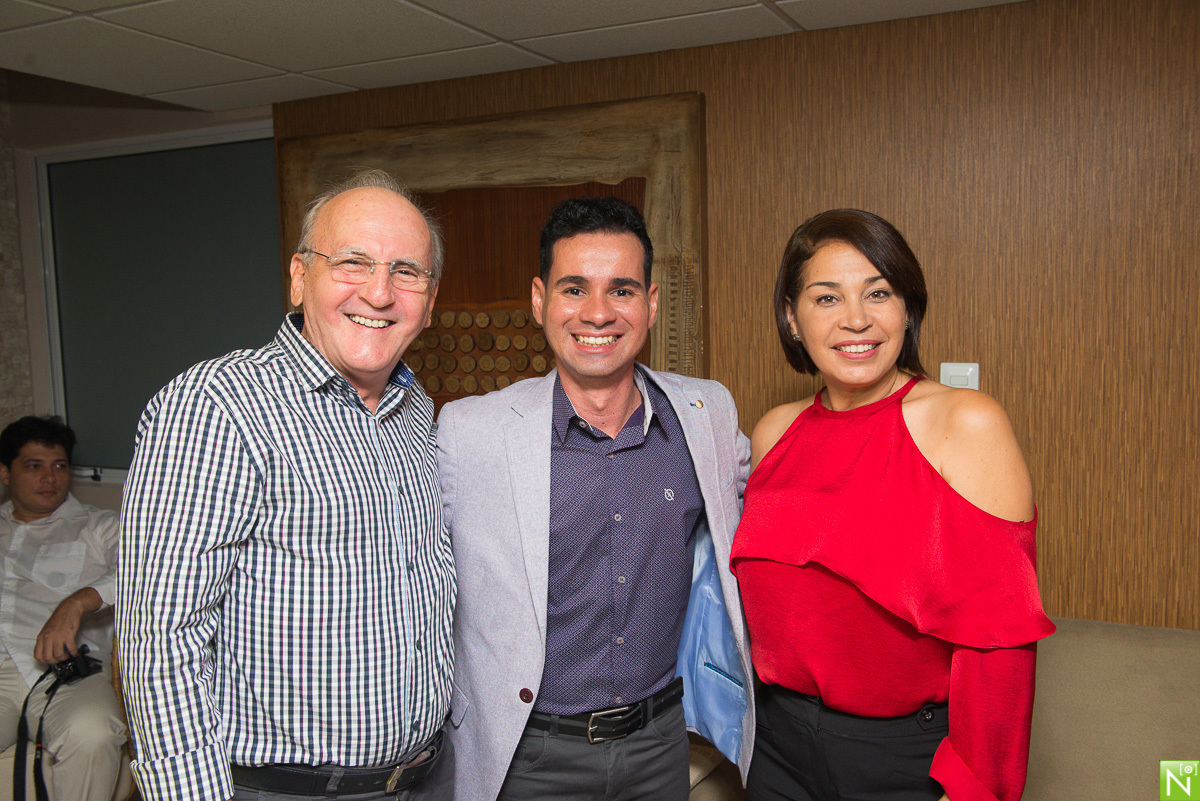 Yummy confeitaria- bem casados

Ana Wanderley.-buffet

Locatto - Móveis

Marcos peixoto -  Espumantes Rio Sol

Andrews Moura - Filmagem  

Fernando Peron. - Palestrante

Brainstorm. - Gráfica

Juan Porfirio. - Estrategista empresarial e político

360 - Gr