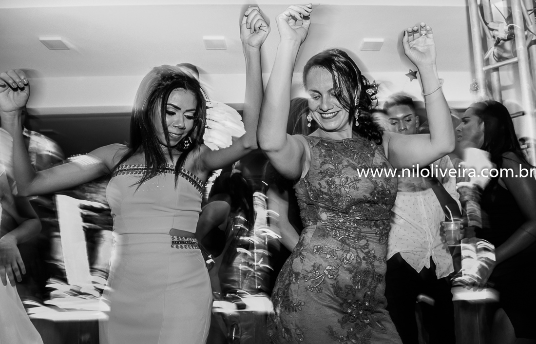 Fotógrafo de 15 anos Maceió Alagoas, decoração e Cerimonial Valoz e Silva, Buffet -Tony De cor, Banda e DJ Os Kafonas, Bolo Fábia Rocha, Lembrancinhas: Bm Artes Personalizadas, Oziel Telões, Vestido Aluvest, Salão de festas Clube dos Sargentos ASSMAL