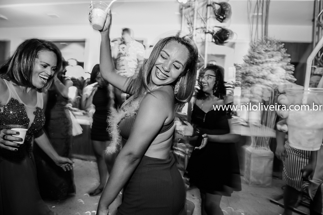 Fotógrafo de 15 anos Maceió Alagoas, decoração e Cerimonial Valoz e Silva, Buffet -Tony De cor, Banda e DJ Os Kafonas, Bolo Fábia Rocha, Lembrancinhas: Bm Artes Personalizadas, Oziel Telões, Vestido Aluvest, Salão de festas Clube dos Sargentos ASSMAL