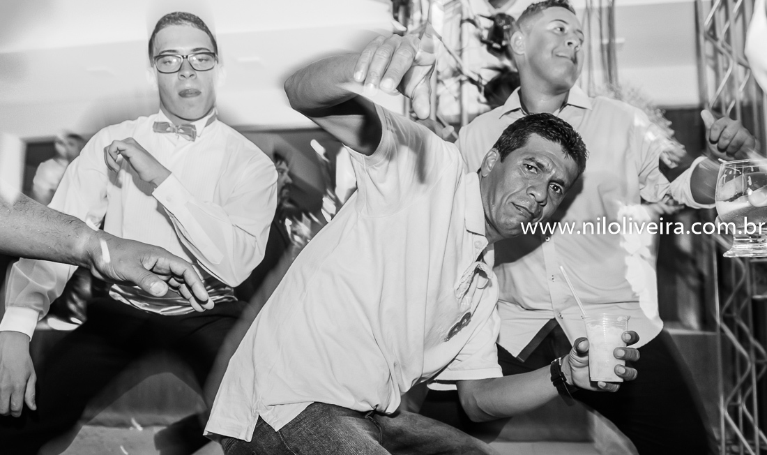 Fotógrafo de 15 anos Maceió Alagoas, decoração e Cerimonial Valoz e Silva, Buffet -Tony De cor, Banda e DJ Os Kafonas, Bolo Fábia Rocha, Lembrancinhas: Bm Artes Personalizadas, Oziel Telões, Vestido Aluvest, Salão de festas Clube dos Sargentos ASSMAL